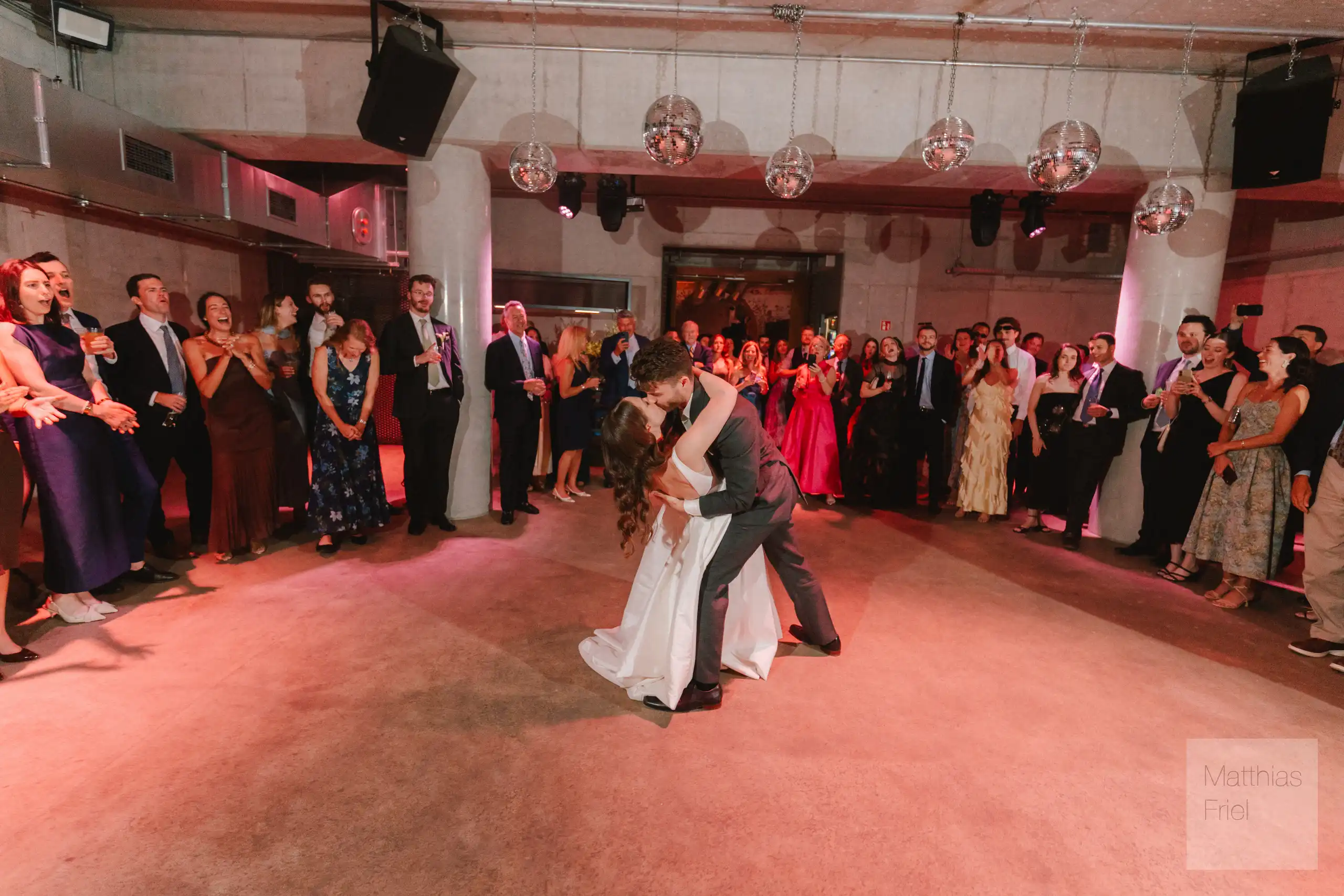 Hochzeit im DEEP Berlin: freie Trauung im Bötzow Bierkeller 28 Hochzeit im DEEP Berlin: freie Trauung im Bötzow Bierkeller